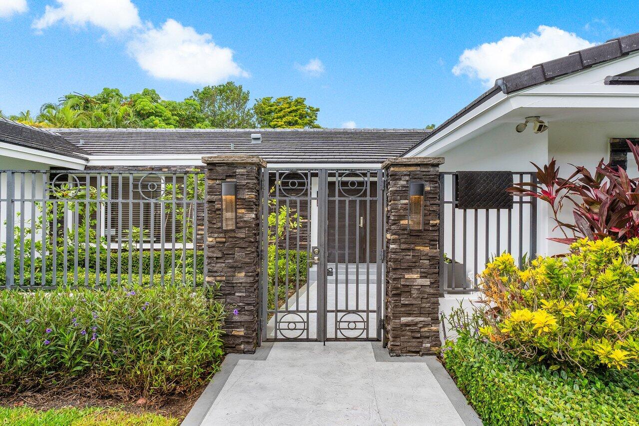 2401 Banyan Road