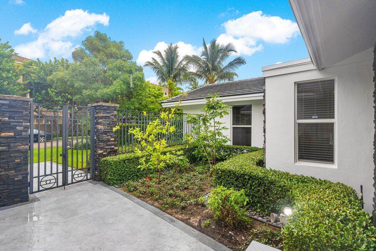 2401 Banyan Road