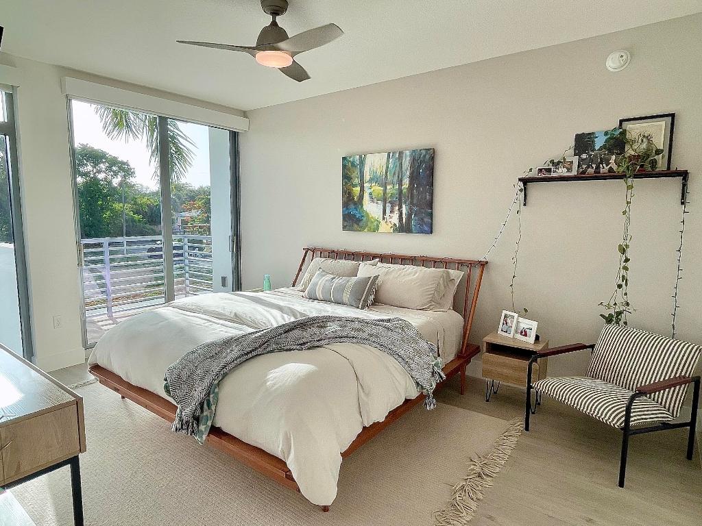 111 SE 1st Avenue 210