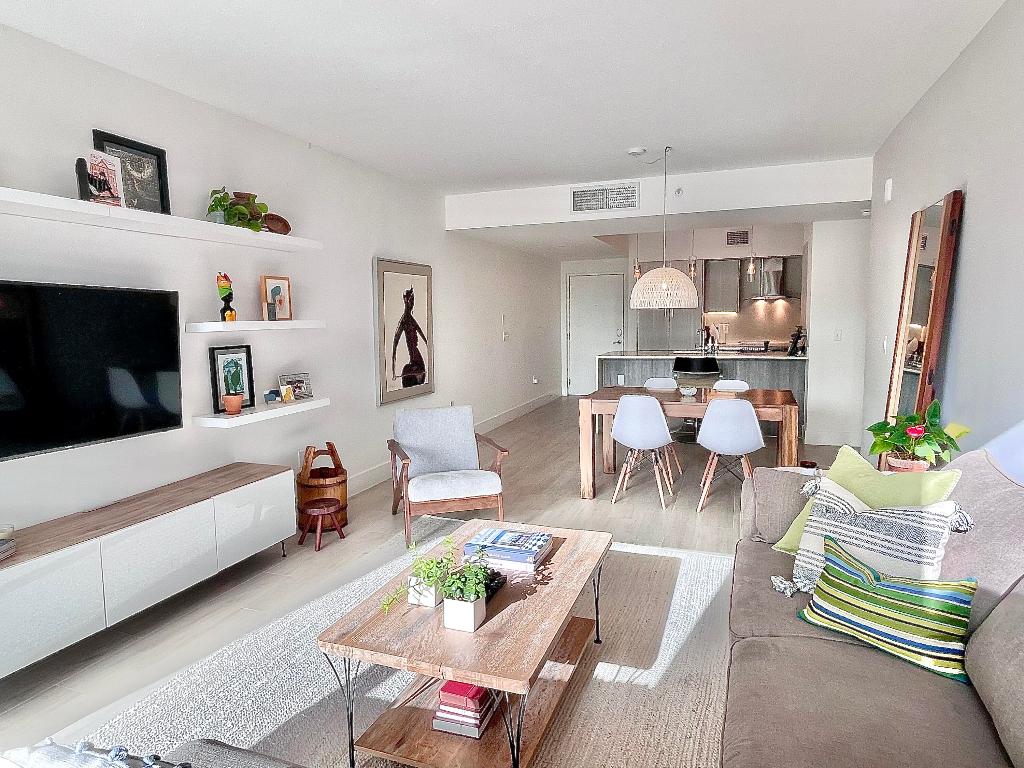 111 SE 1st Avenue 210