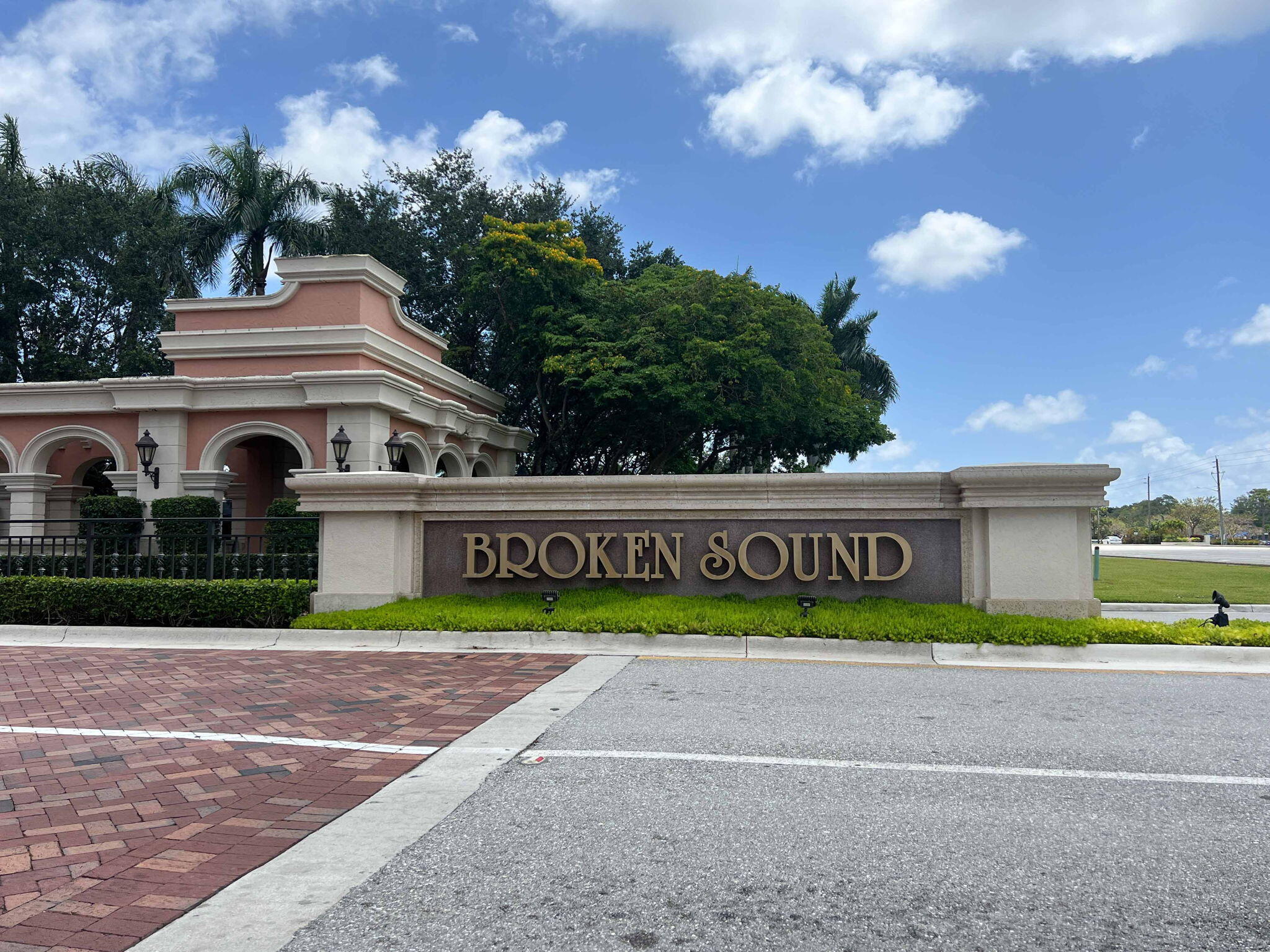 2543 NW 53rd Street