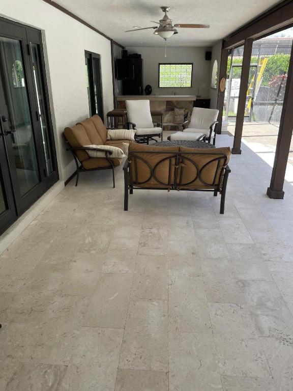 2903 Banyan Boulevard Circle NW