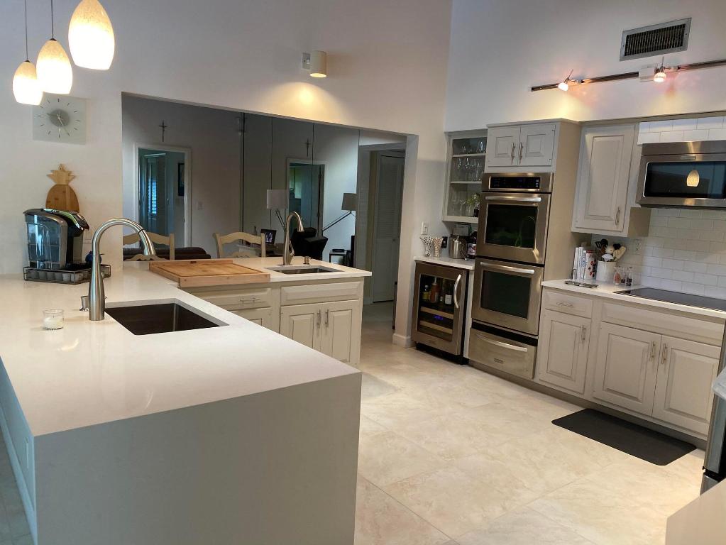 2903 Banyan Boulevard Circle NW