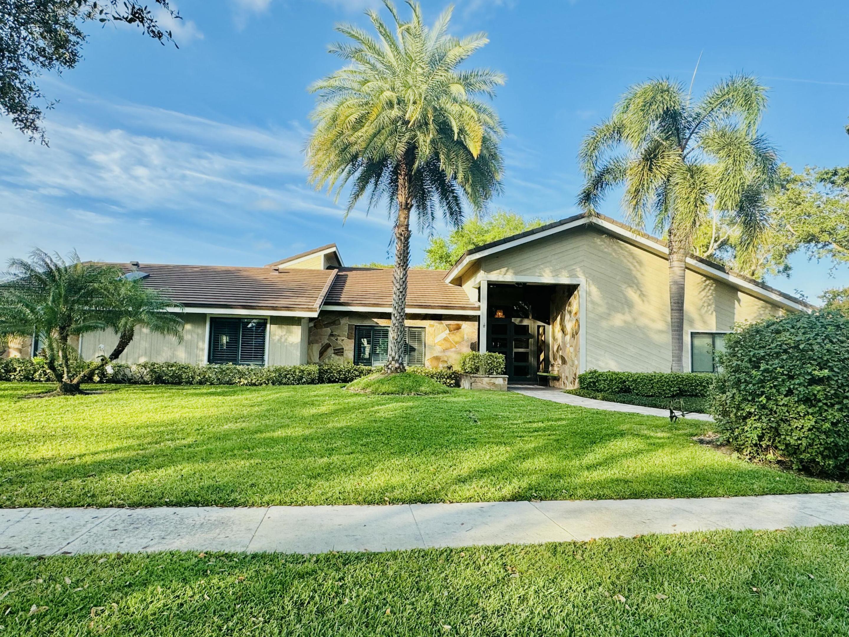 2903 Banyan Boulevard Circle NW