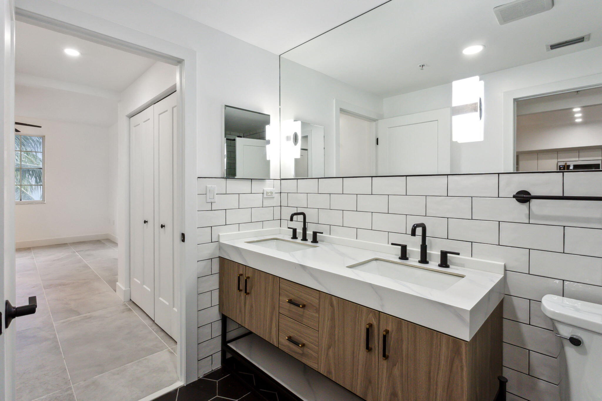 250 NE 3rd Avenue 1416