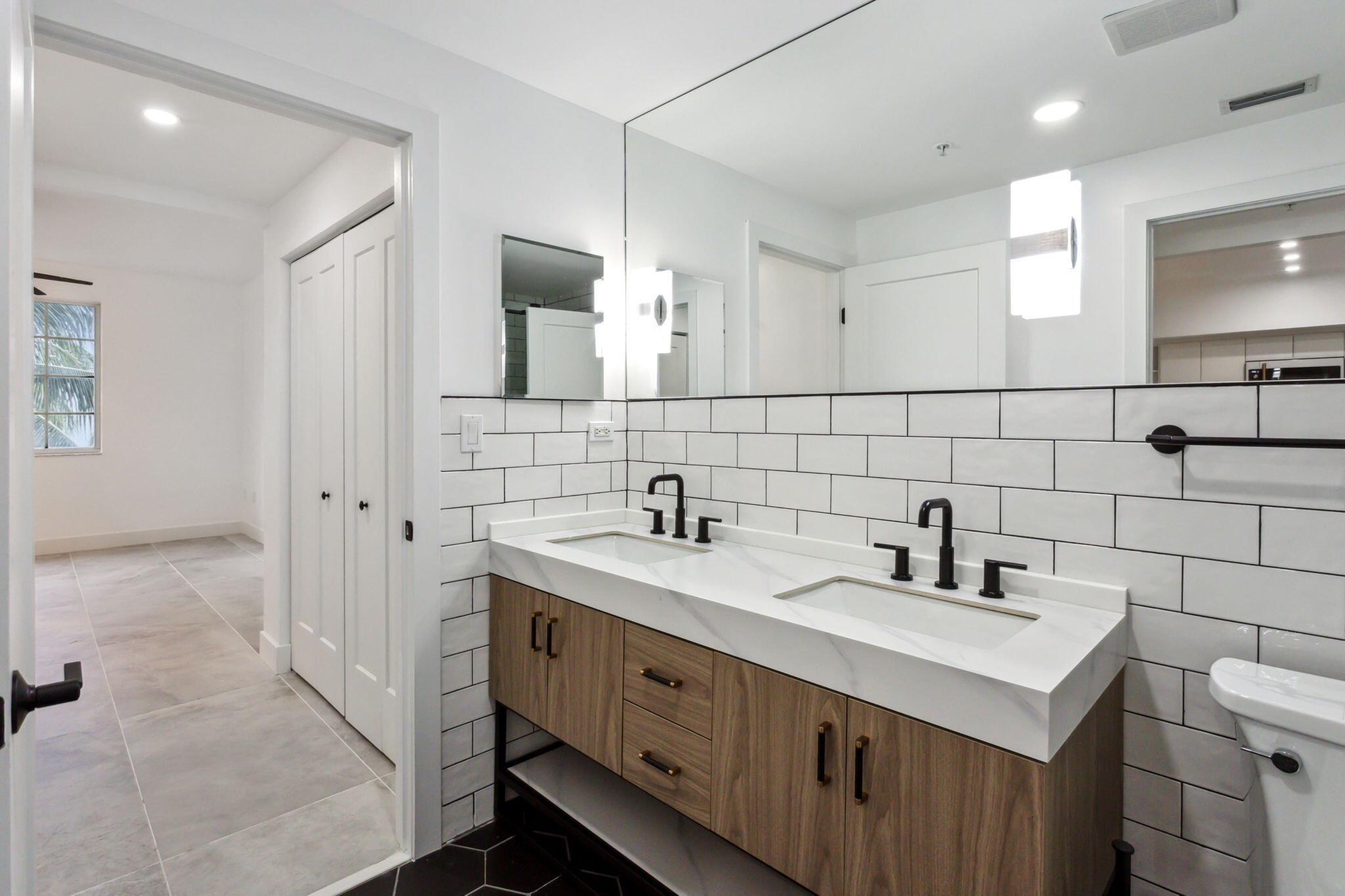 250 NE 3rd Avenue 1416