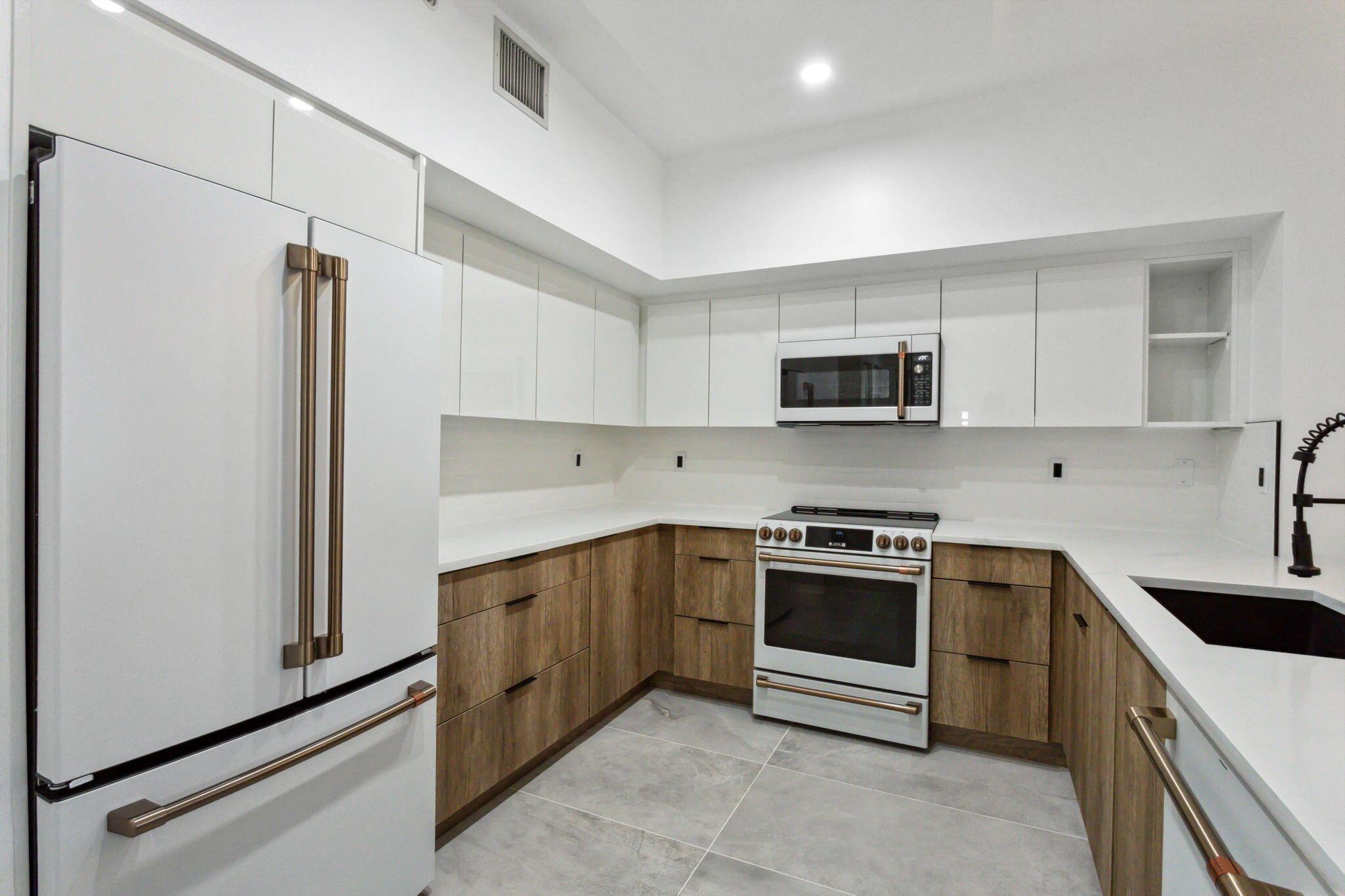 250 NE 3rd Avenue 1416