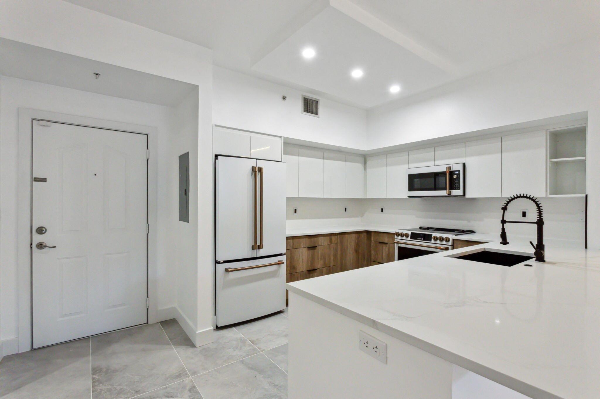 250 NE 3rd Avenue 1416