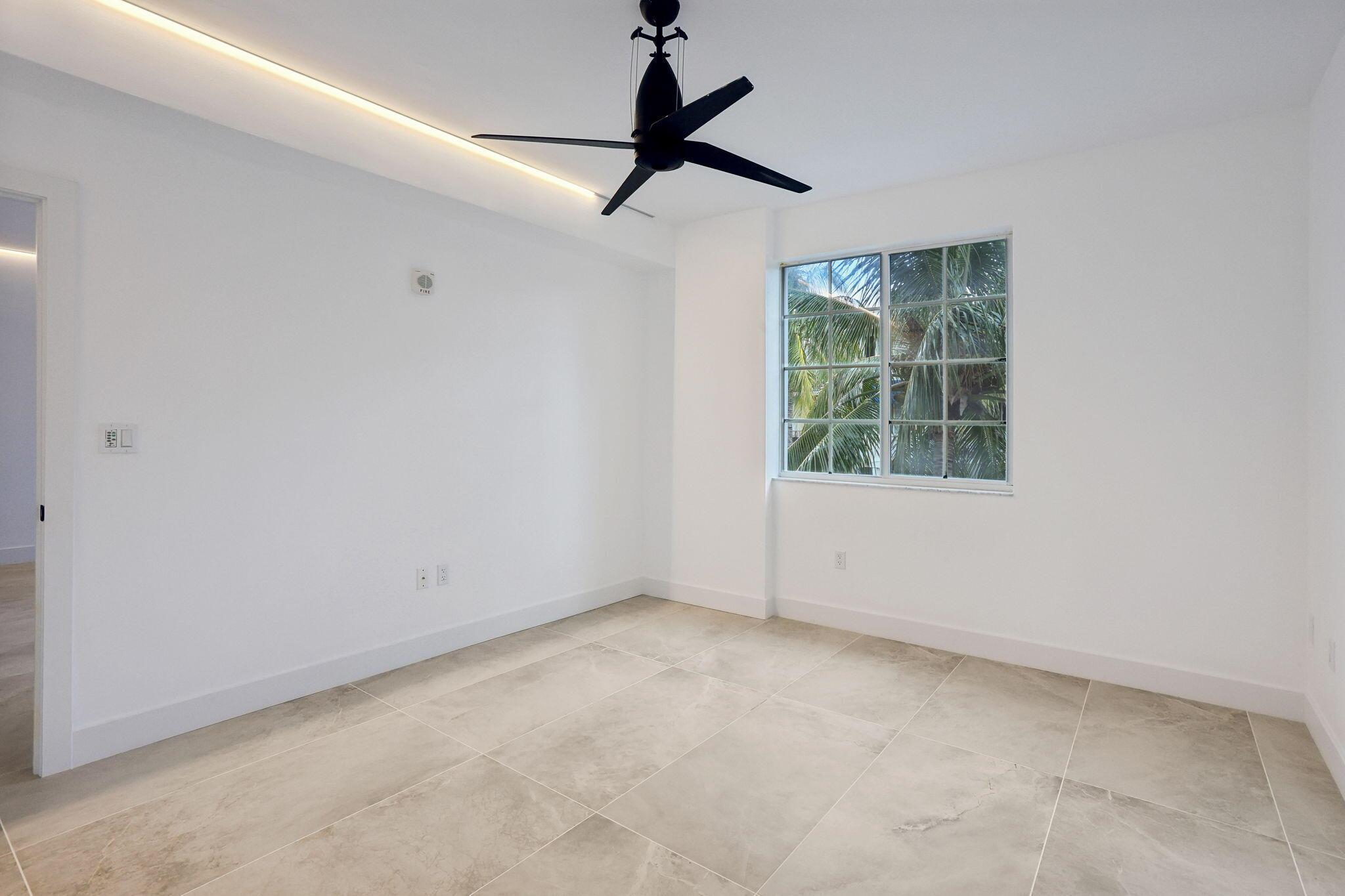 250 NE 3rd Avenue 1416