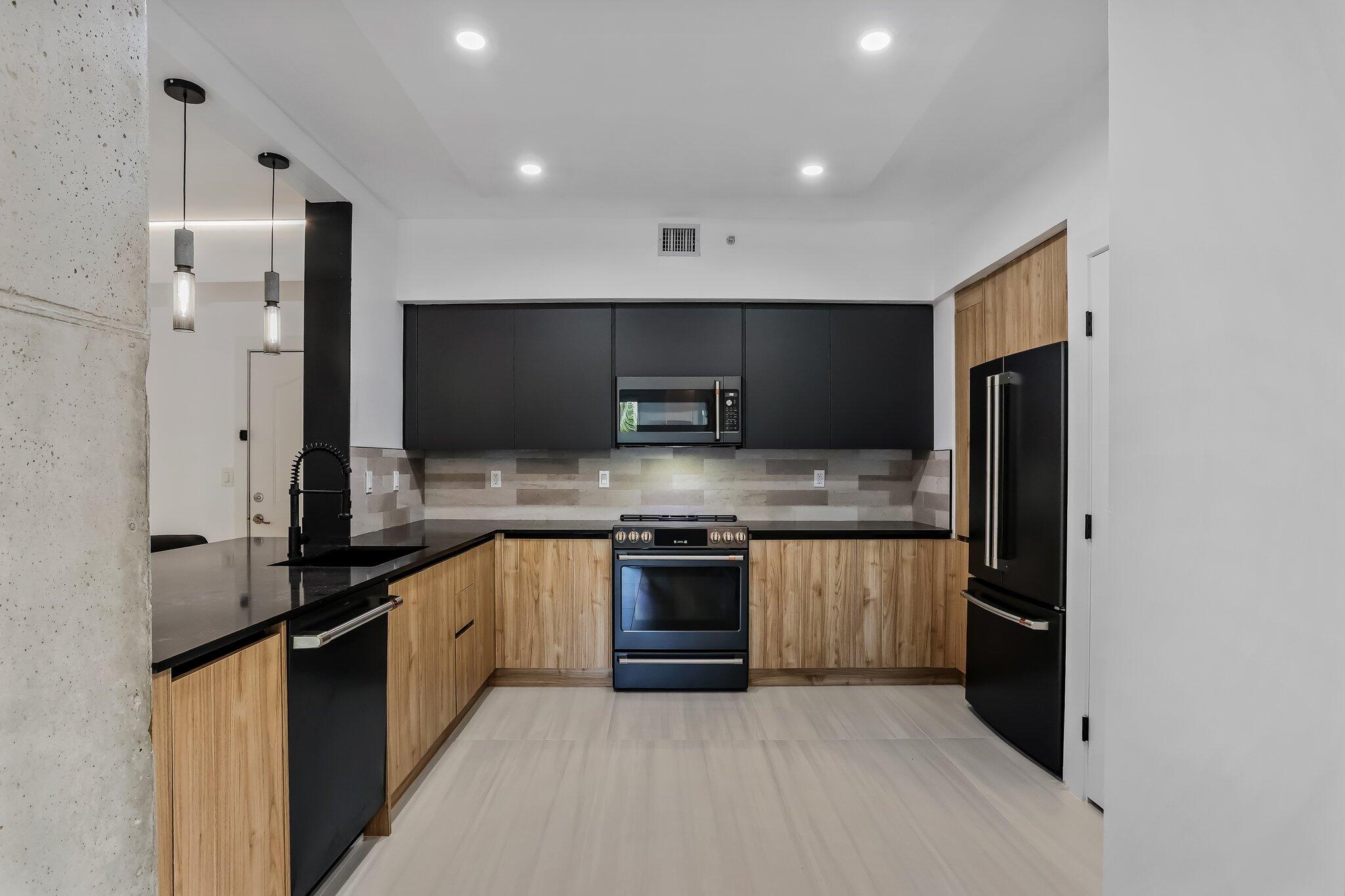 250 NE 3rd Avenue 1414