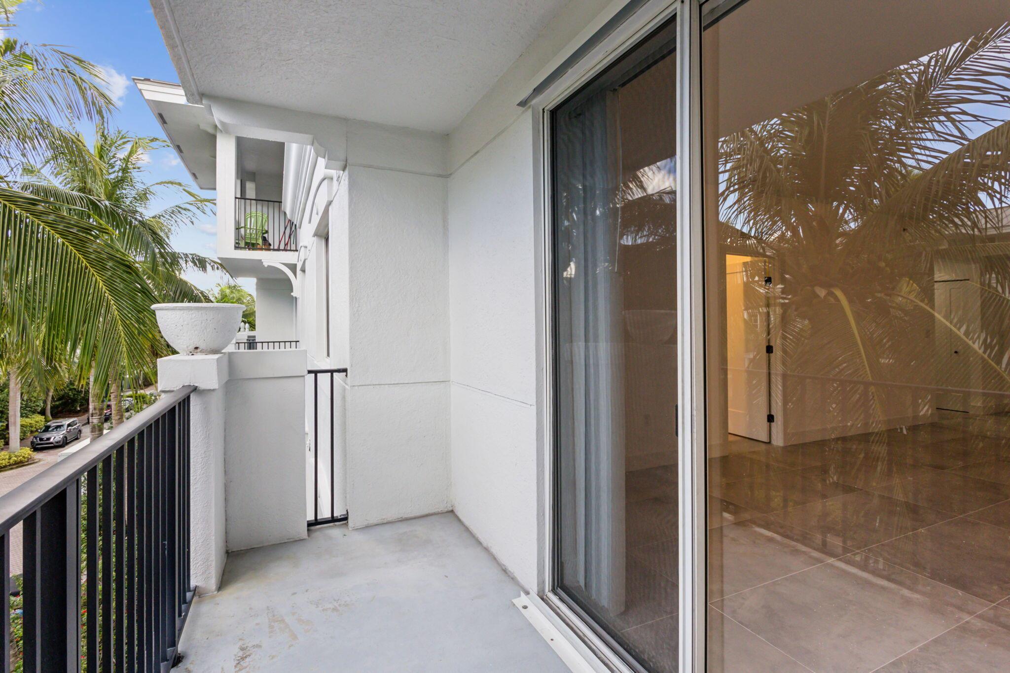 250 NE 3rd Avenue 1414