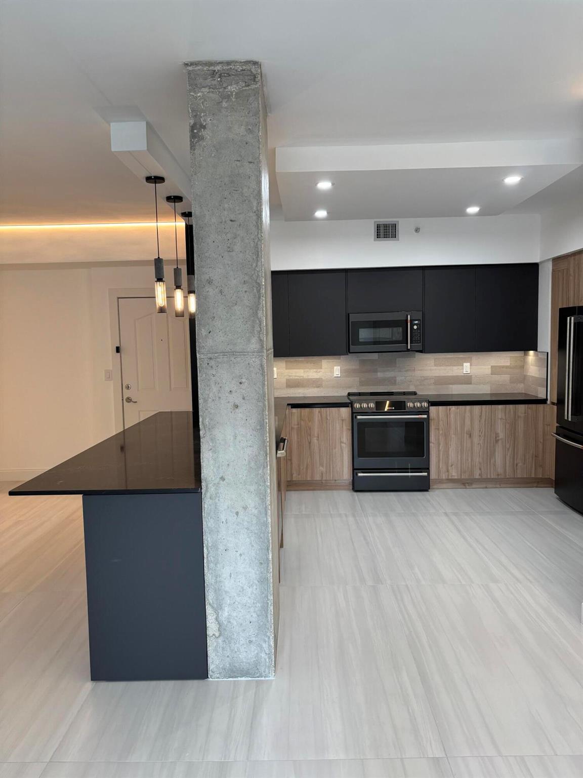 250 NE 3rd Avenue 1414