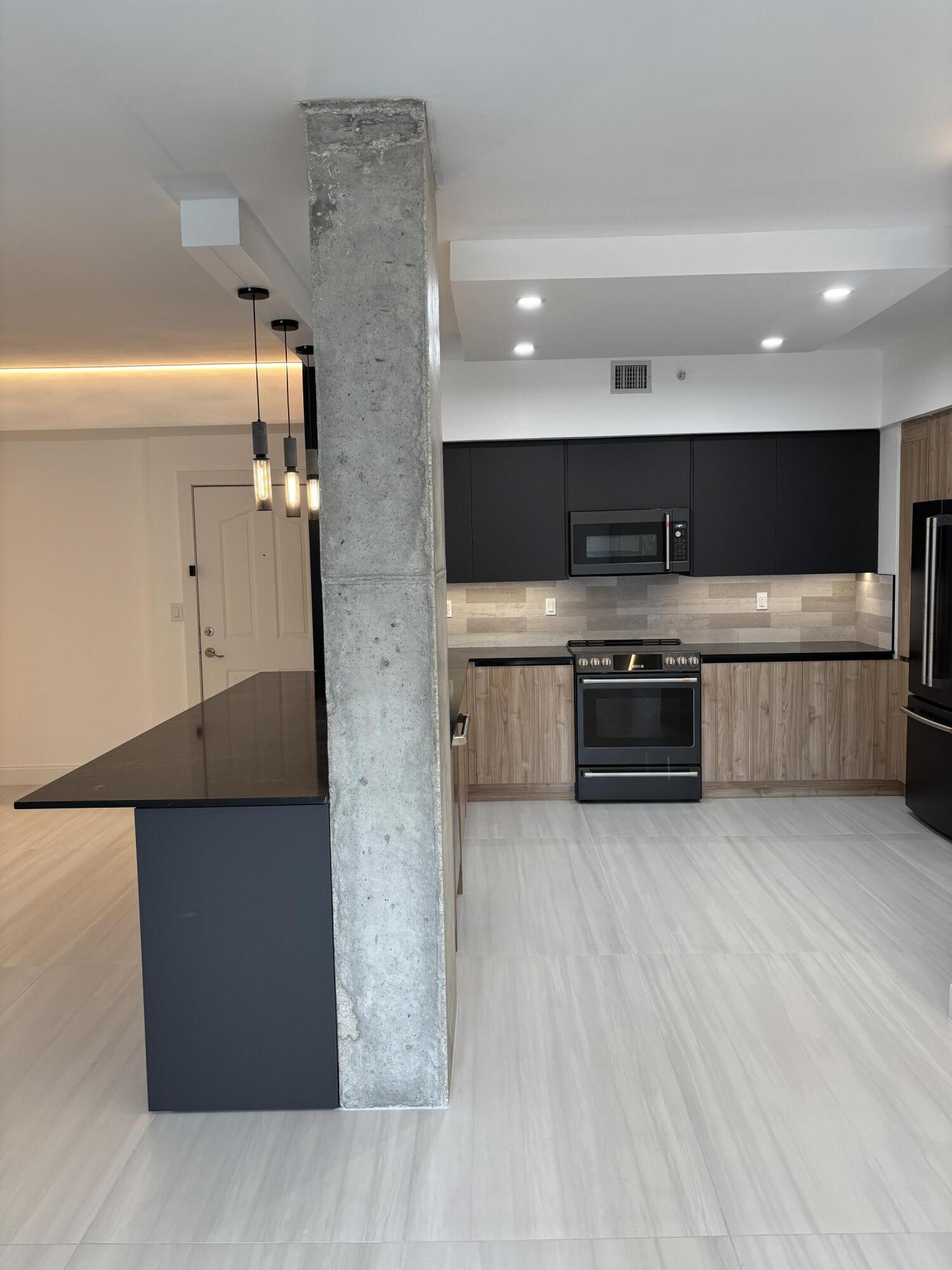 250 NE 3rd Avenue 1414