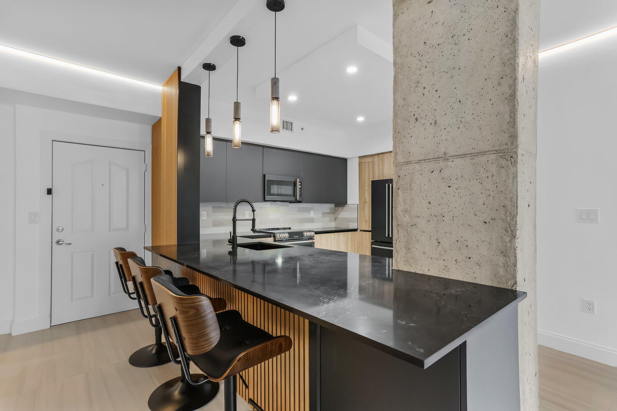 250 NE 3rd Avenue 1414