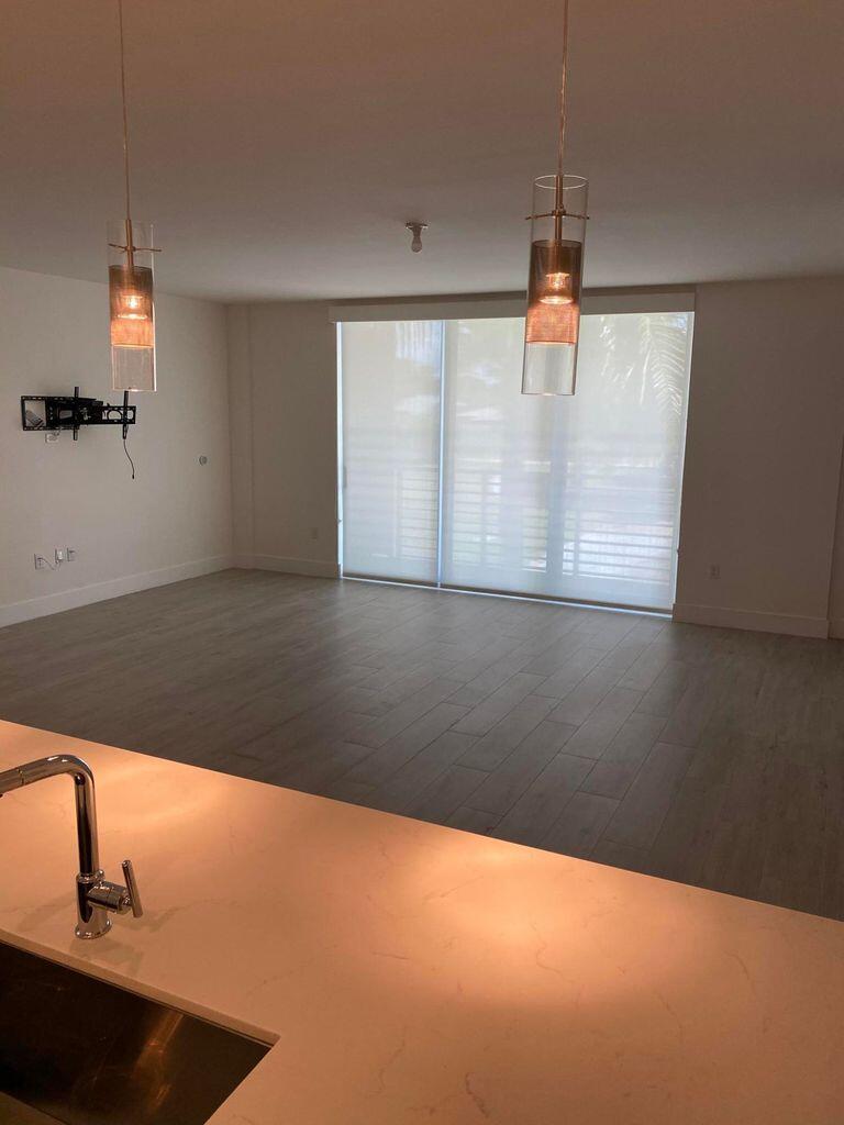 111 SE 1st Avenue 218