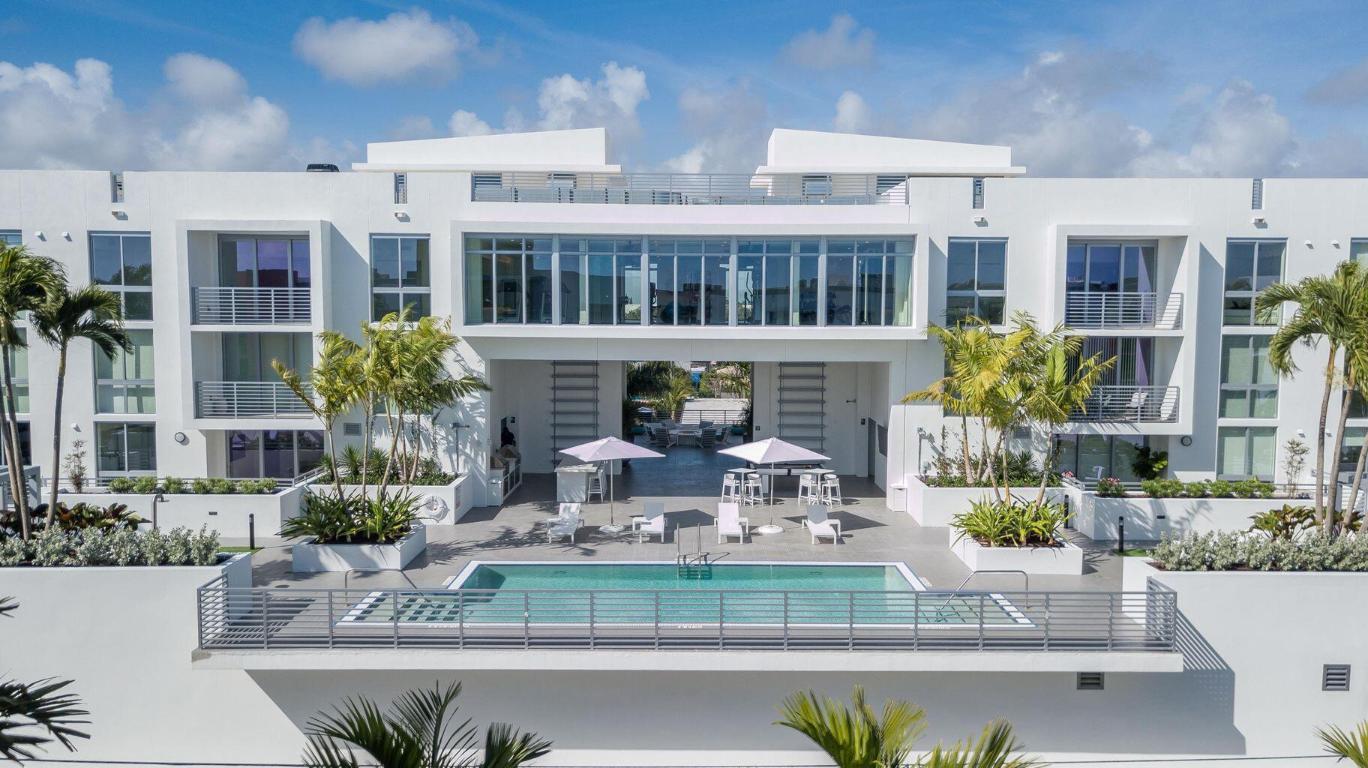 111 SE 1st Avenue 218