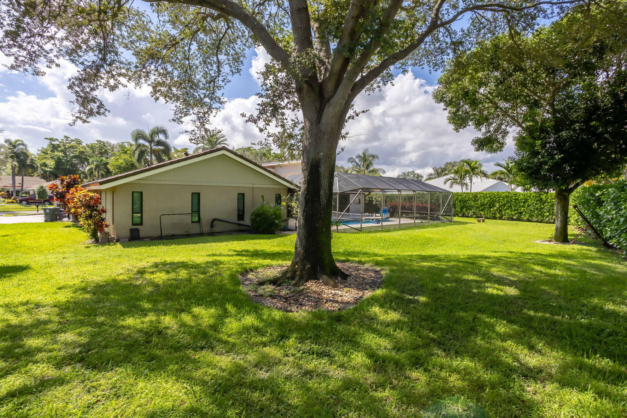 2903 Banyan Boulevard Circle NW