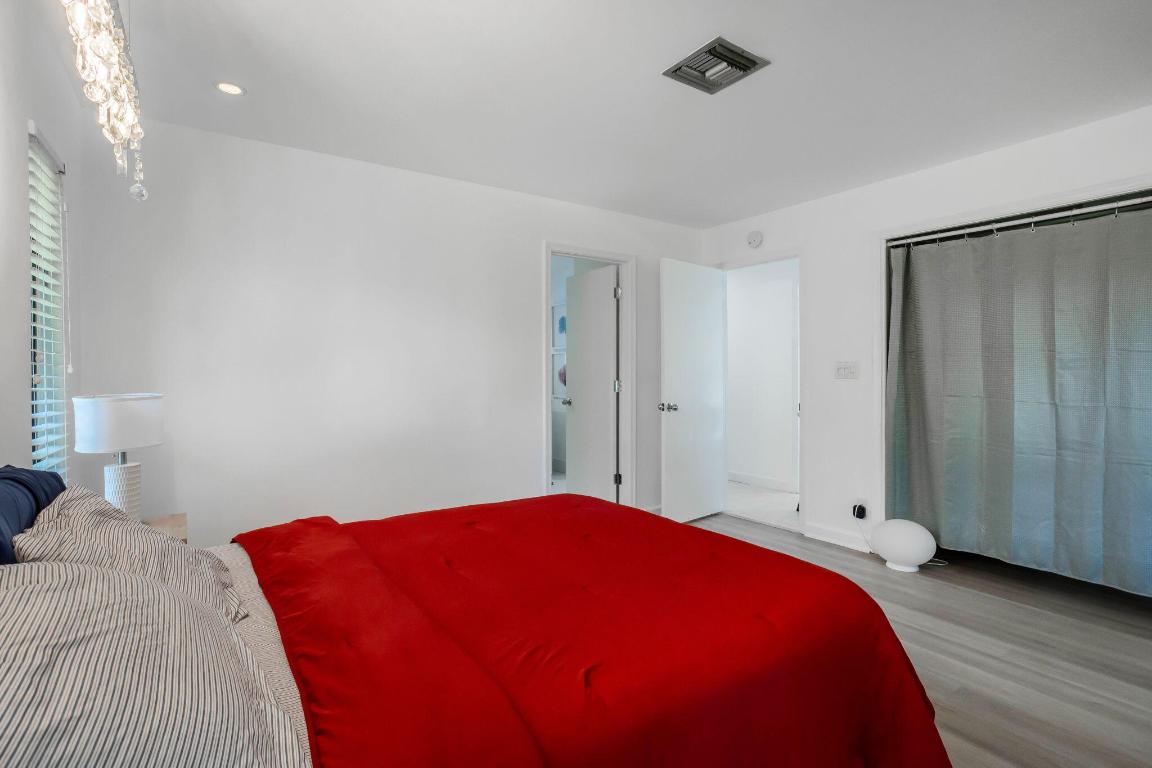 2903 Banyan Boulevard Circle NW