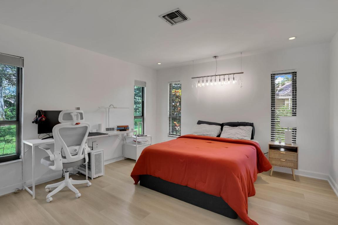 2903 Banyan Boulevard Circle NW