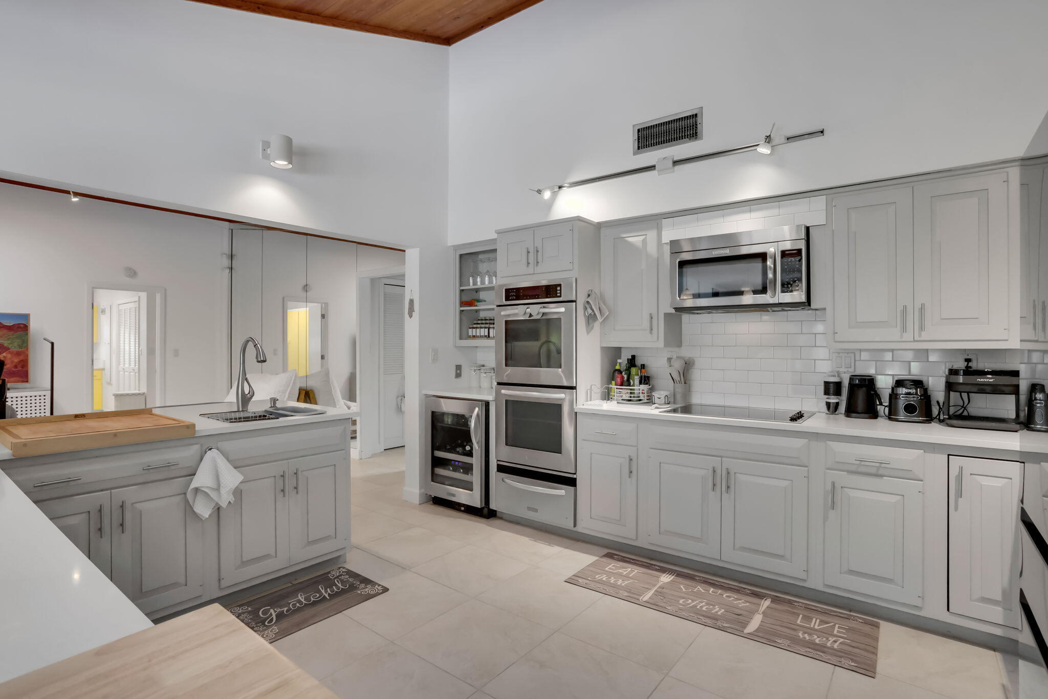 2903 Banyan Boulevard Circle NW