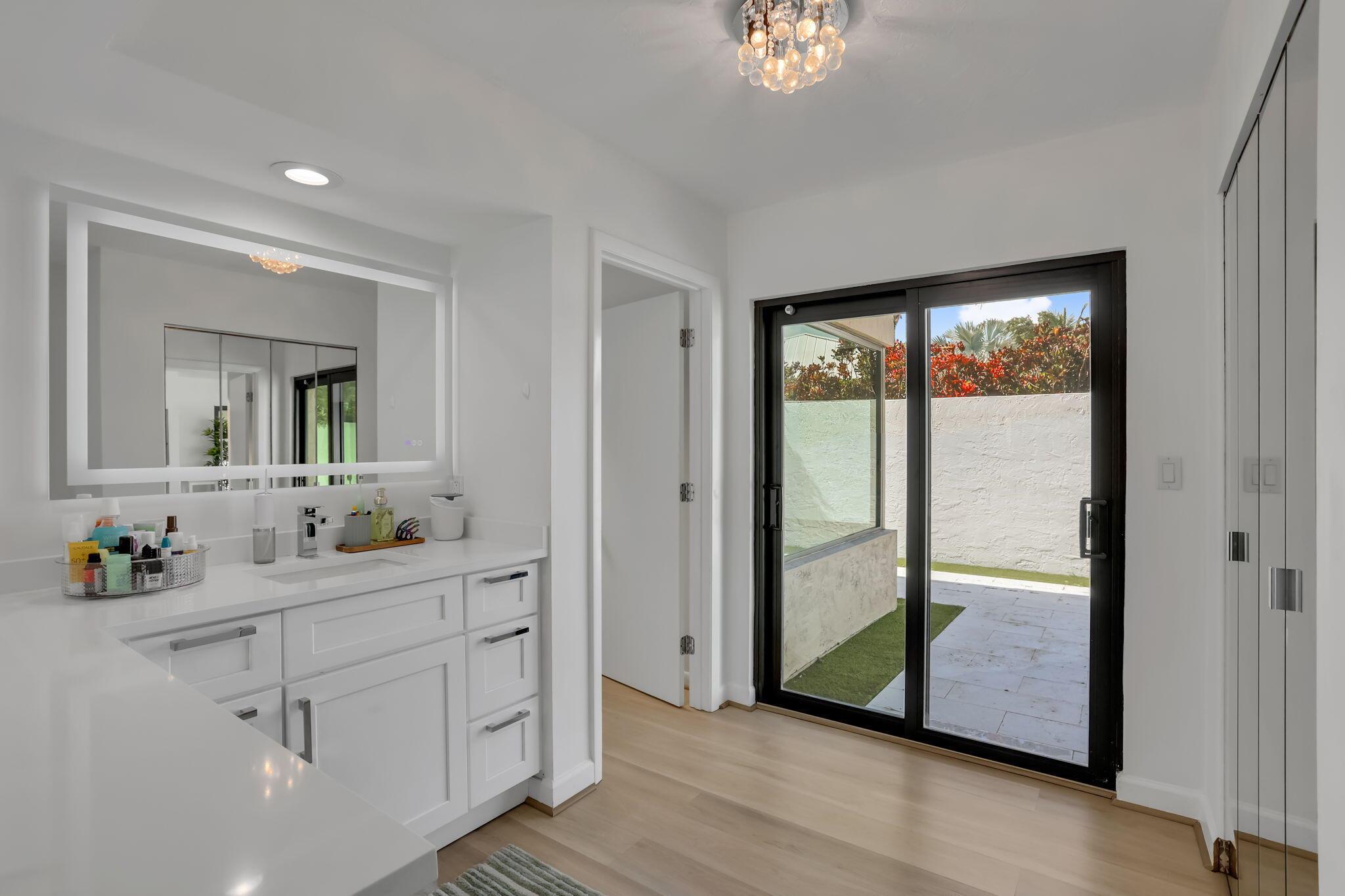 2903 Banyan Boulevard Circle NW