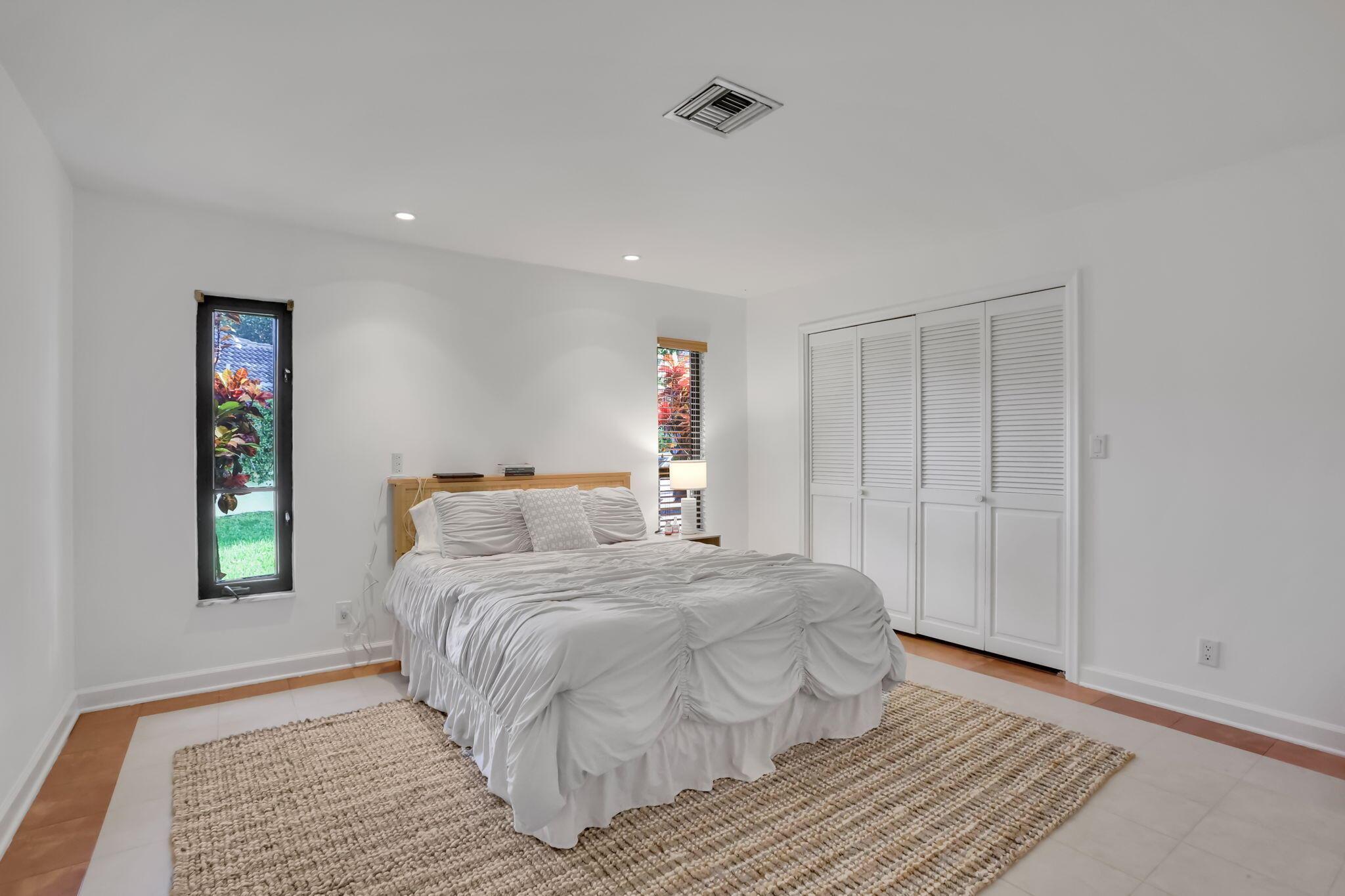 2903 Banyan Boulevard Circle NW