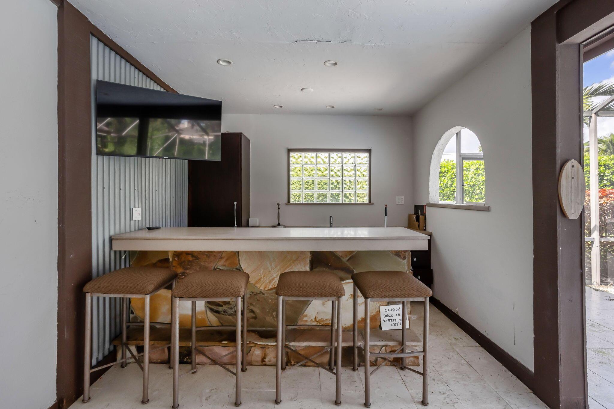 2903 Banyan Boulevard Circle NW