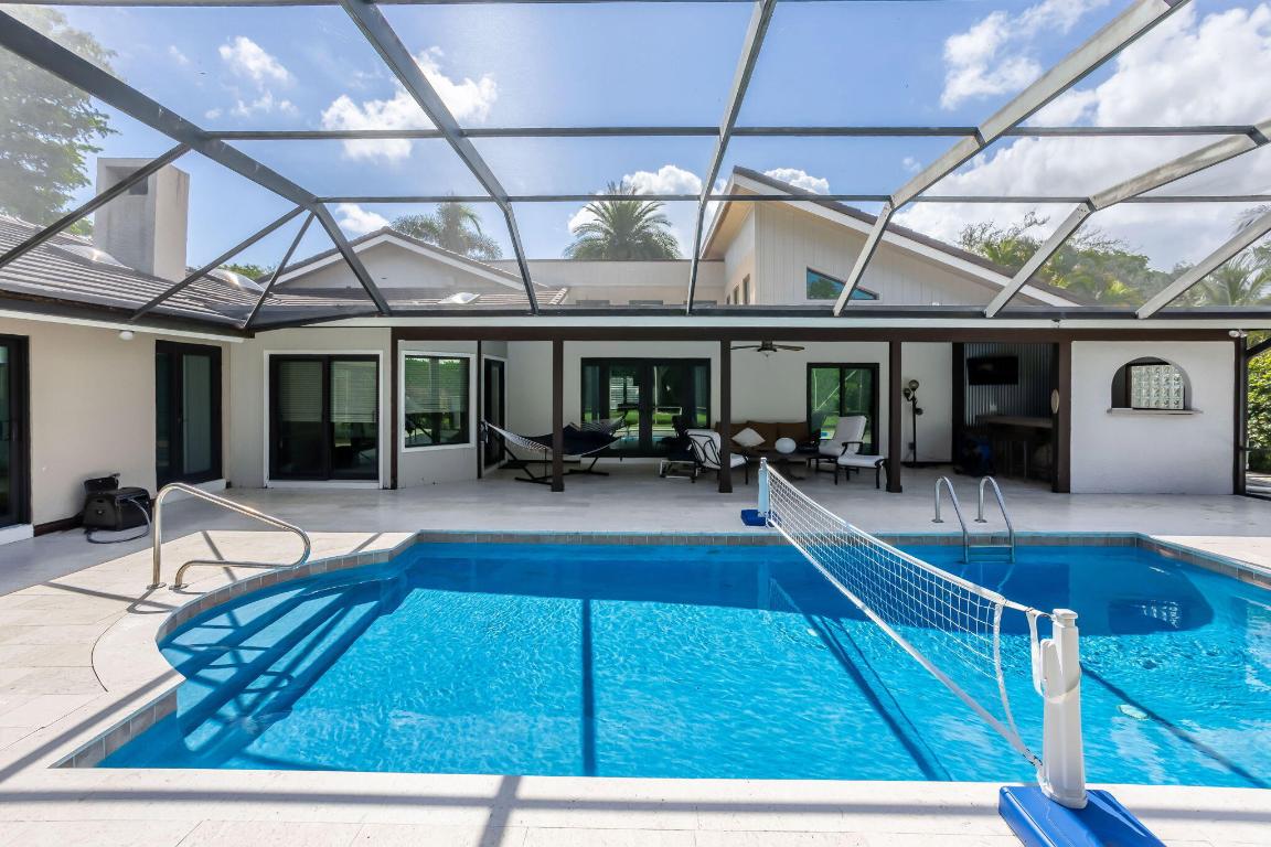 2903 Banyan Boulevard Circle NW