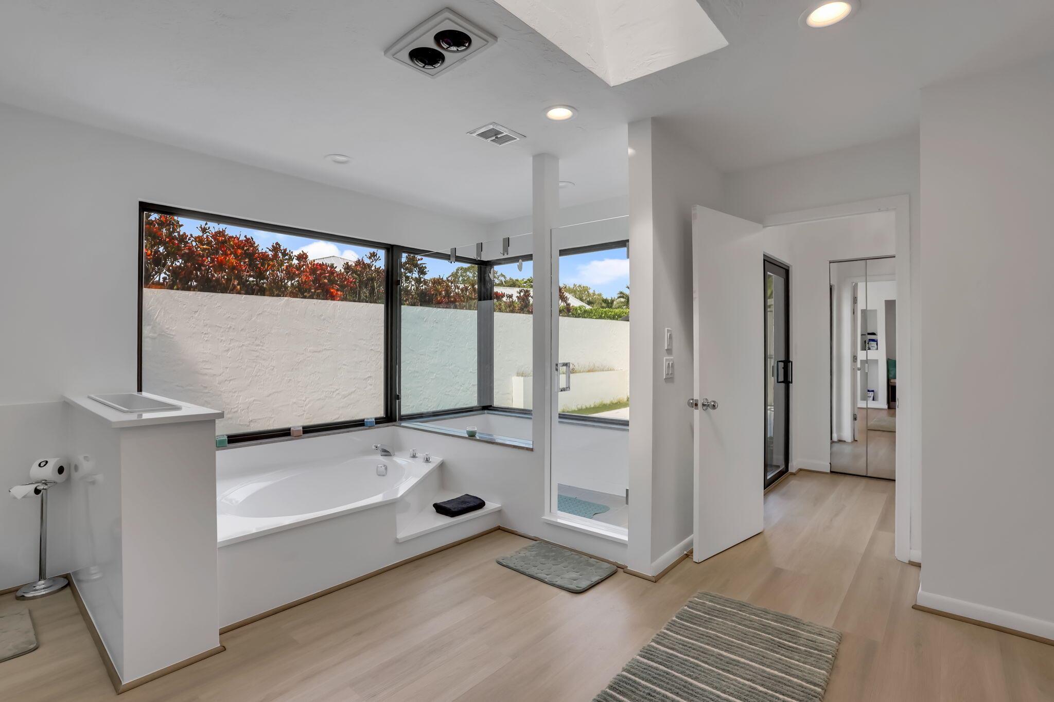 2903 Banyan Boulevard Circle NW