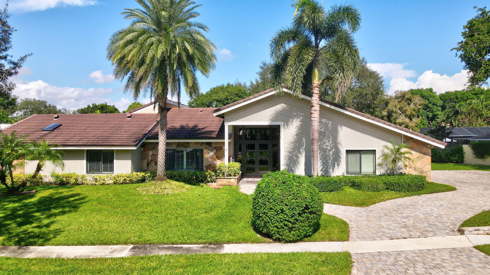 2903 Banyan Boulevard Circle NW