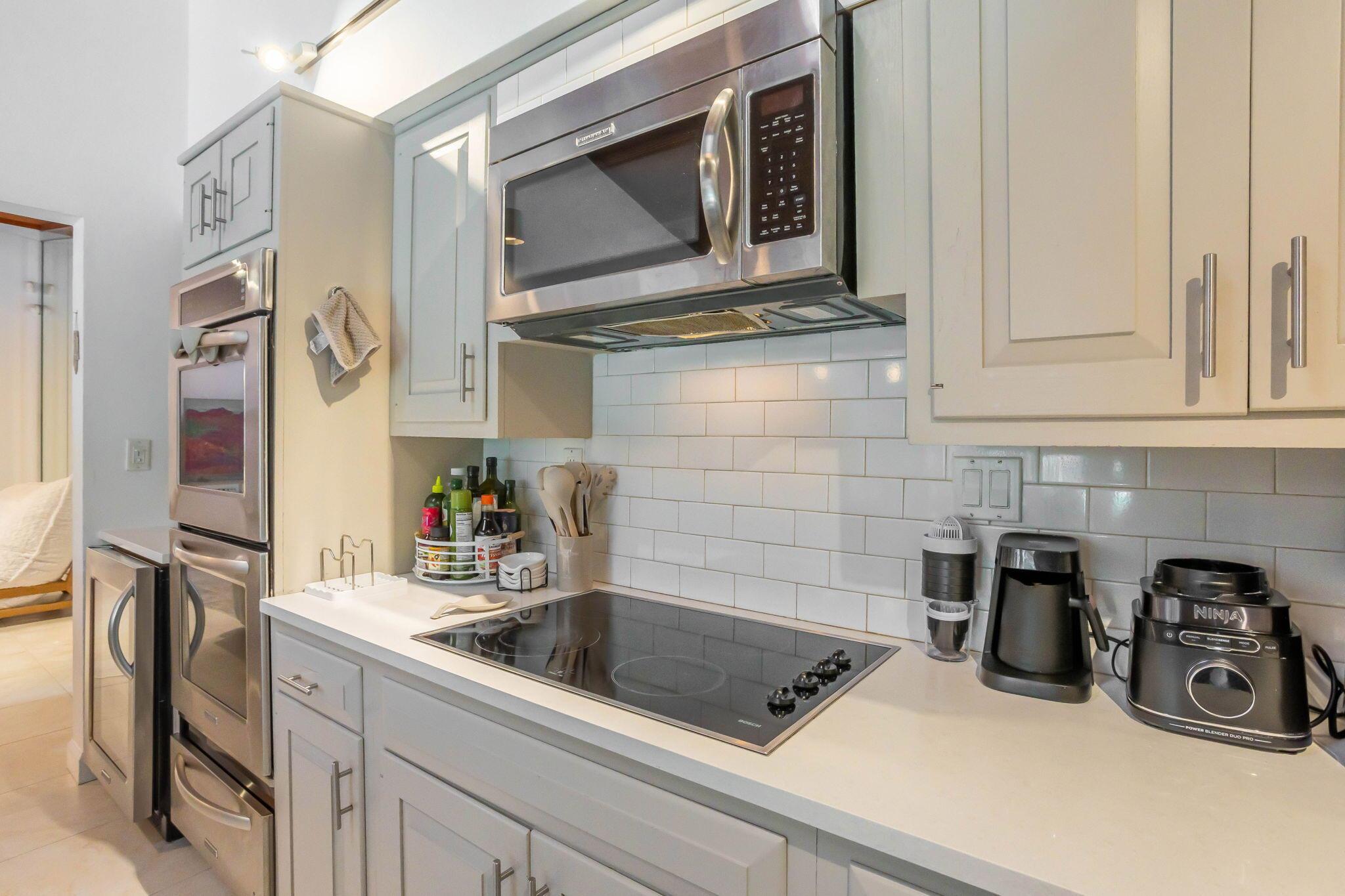 2903 Banyan Boulevard Circle NW