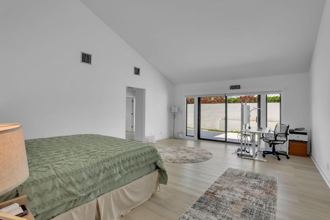 2903 Banyan Boulevard Circle NW