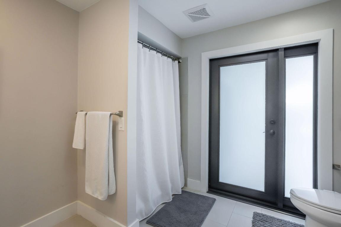 2903 Banyan Boulevard Circle NW