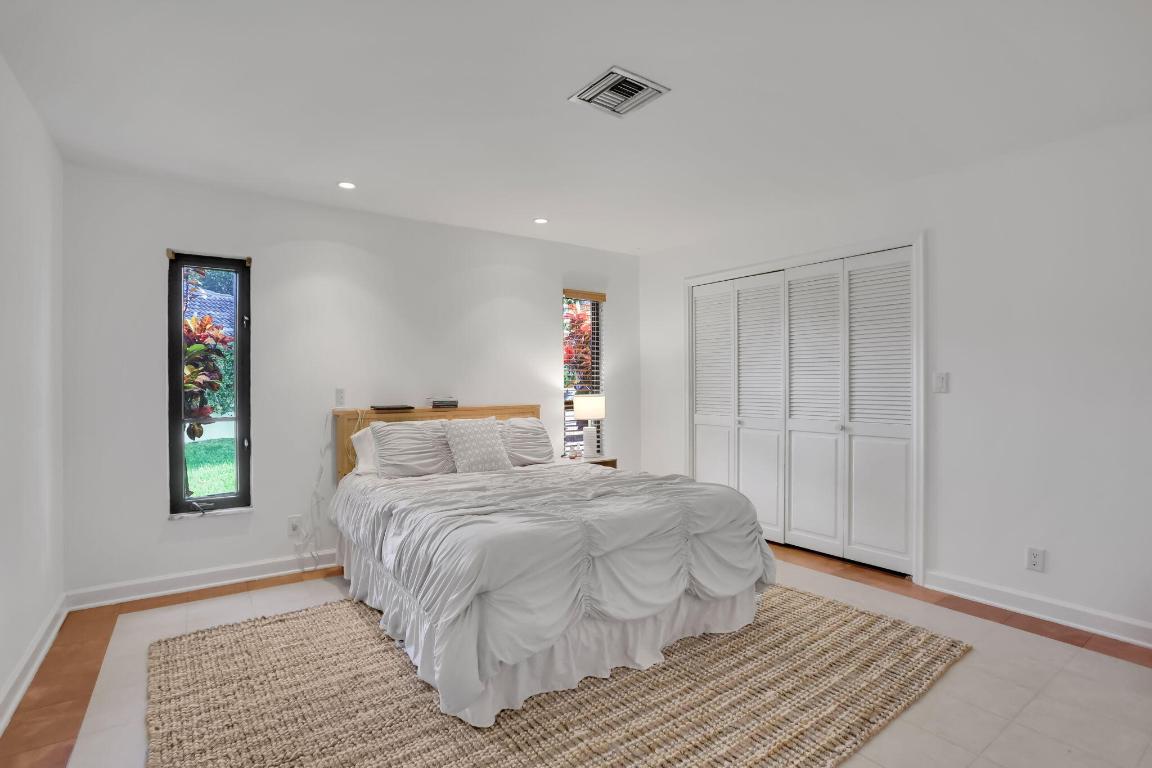 2903 Banyan Boulevard Circle NW