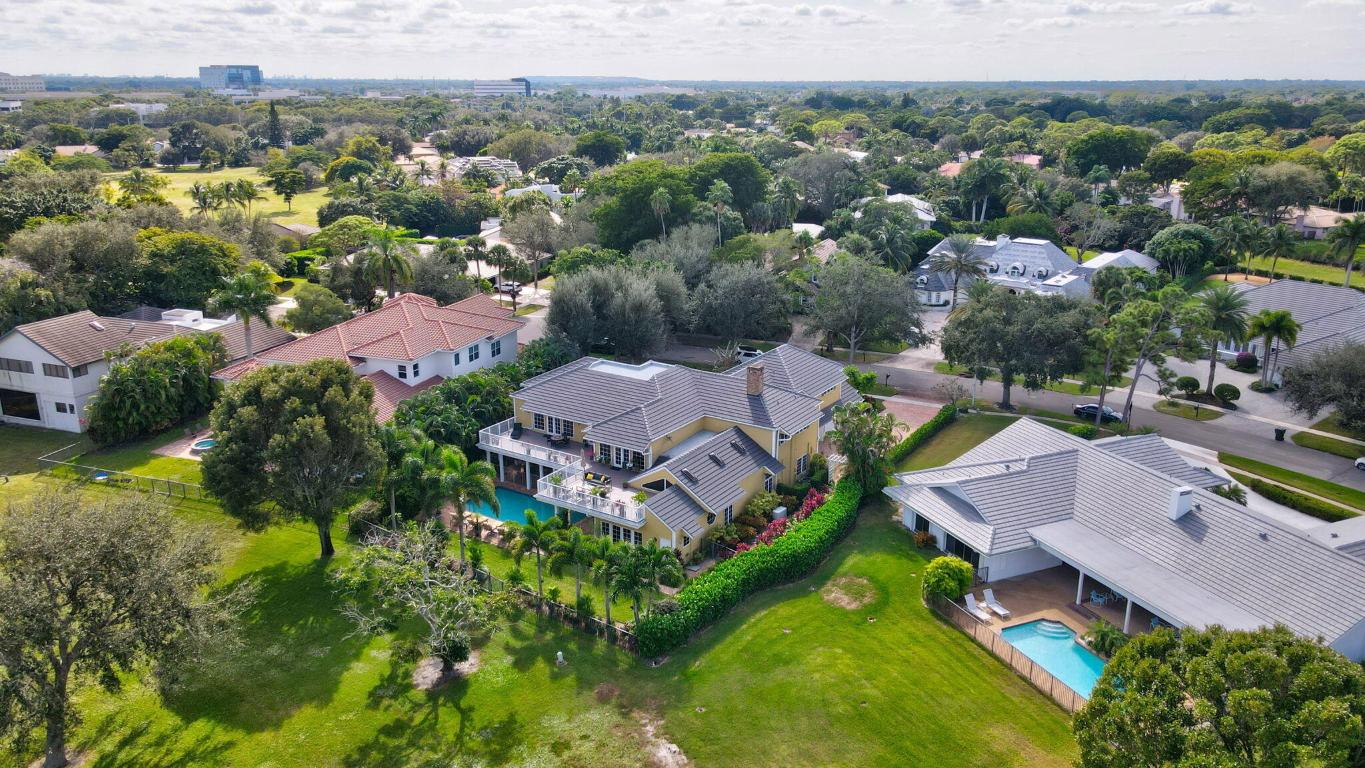 2883 Banyan Boulevard Circle NW