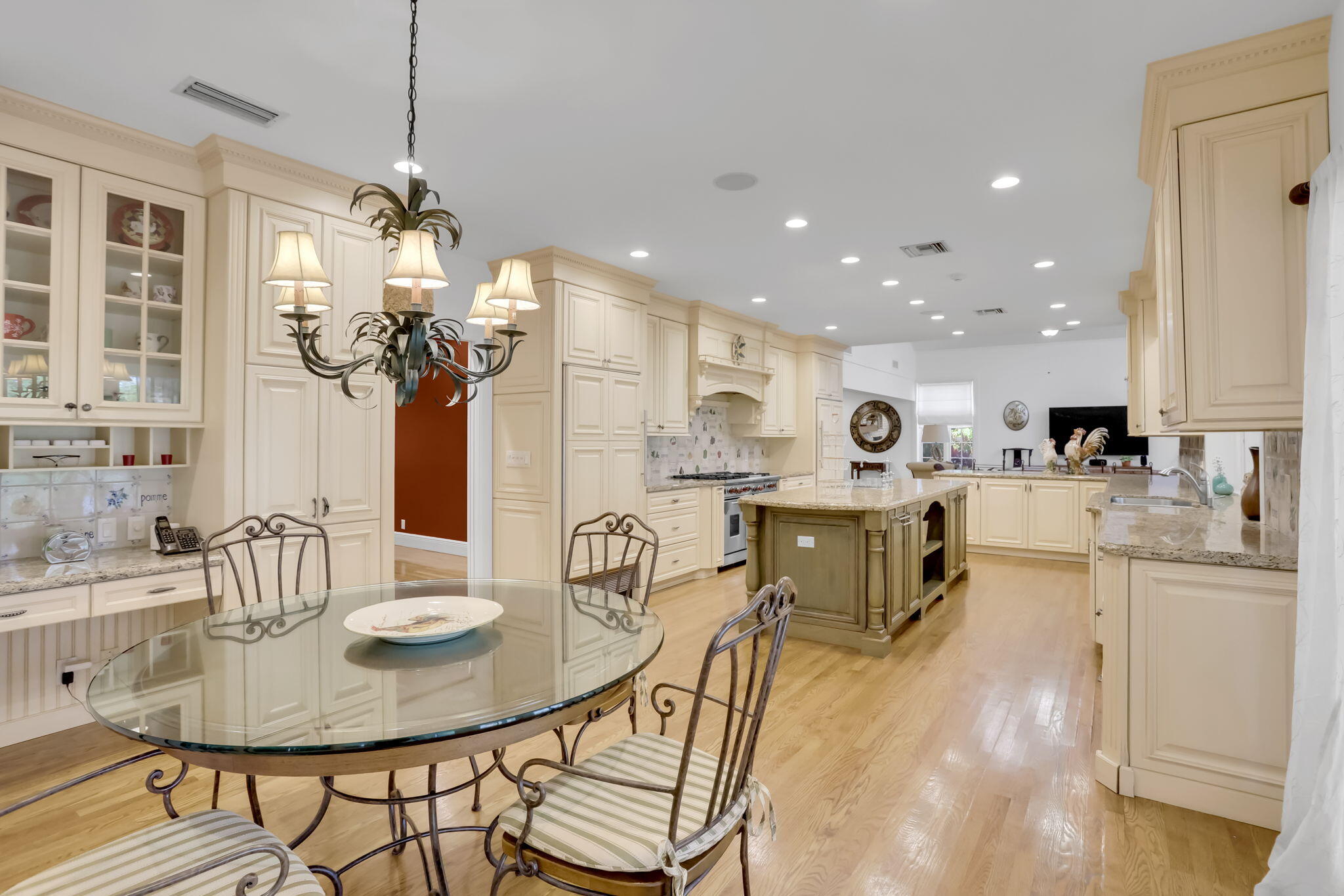 2883 Banyan Boulevard Circle NW