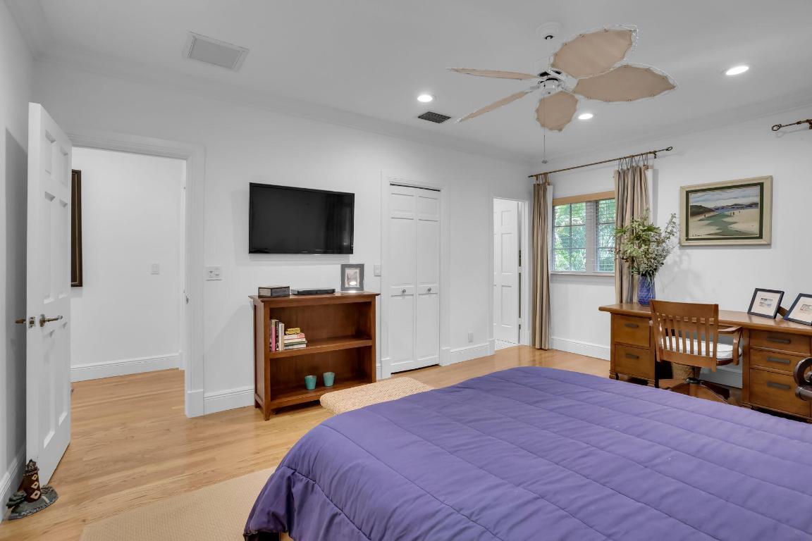 2883 Banyan Boulevard Circle NW