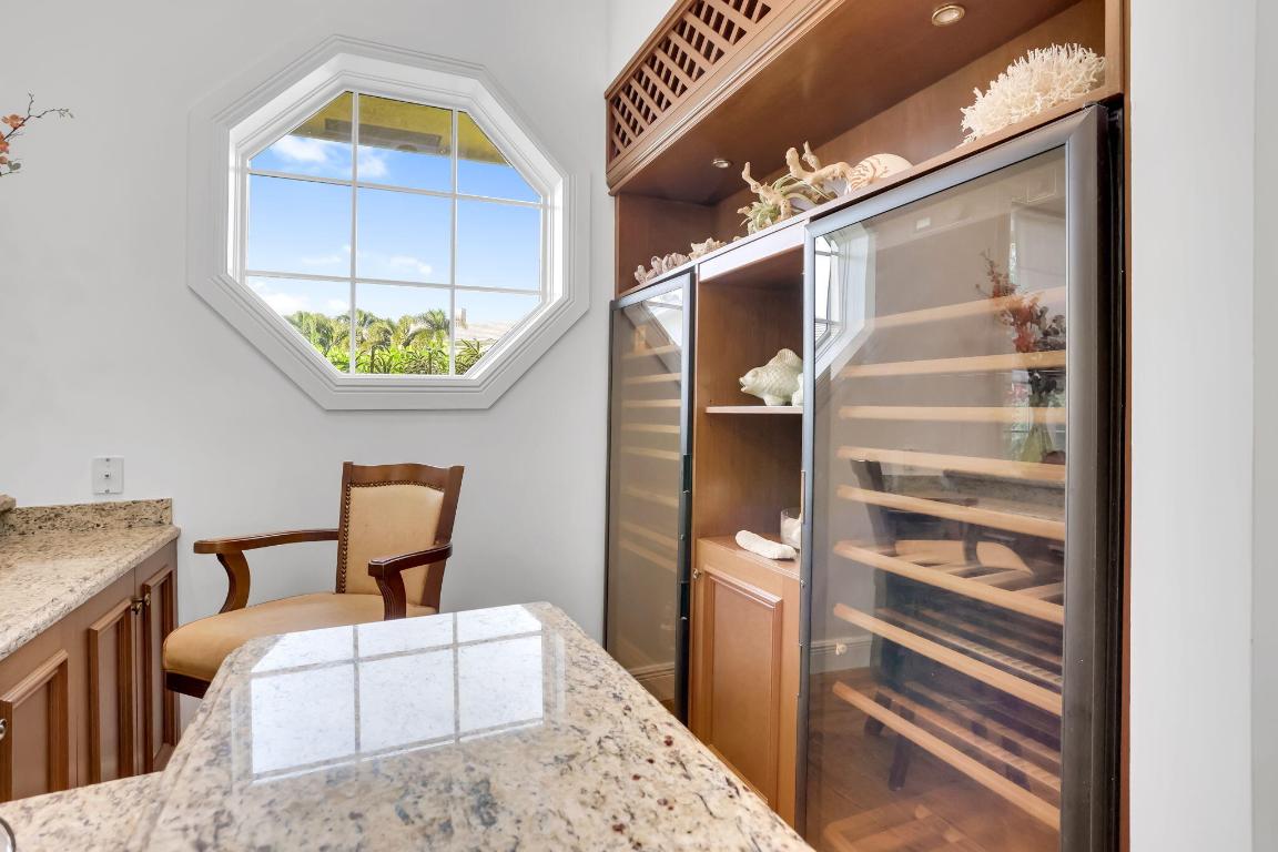 2883 Banyan Boulevard Circle NW