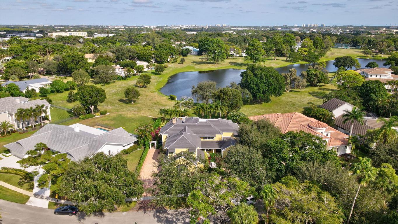 2883 Banyan Boulevard Circle NW