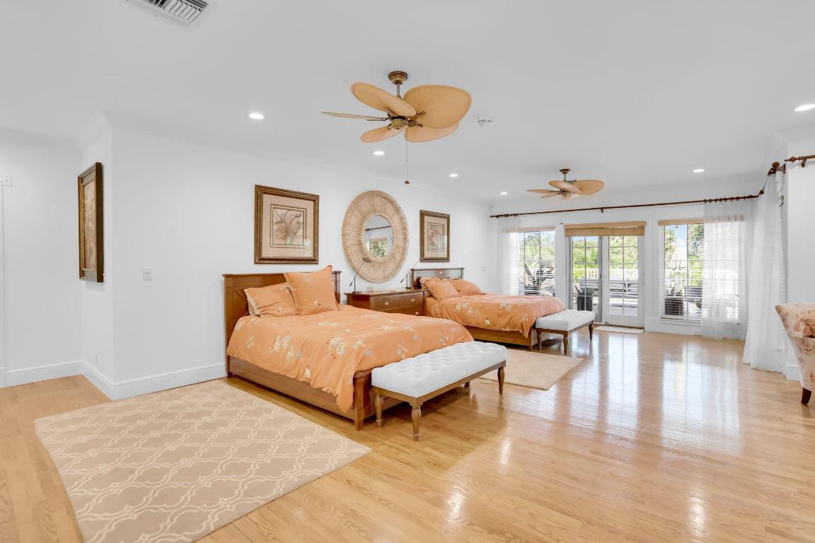 2883 Banyan Boulevard Circle NW