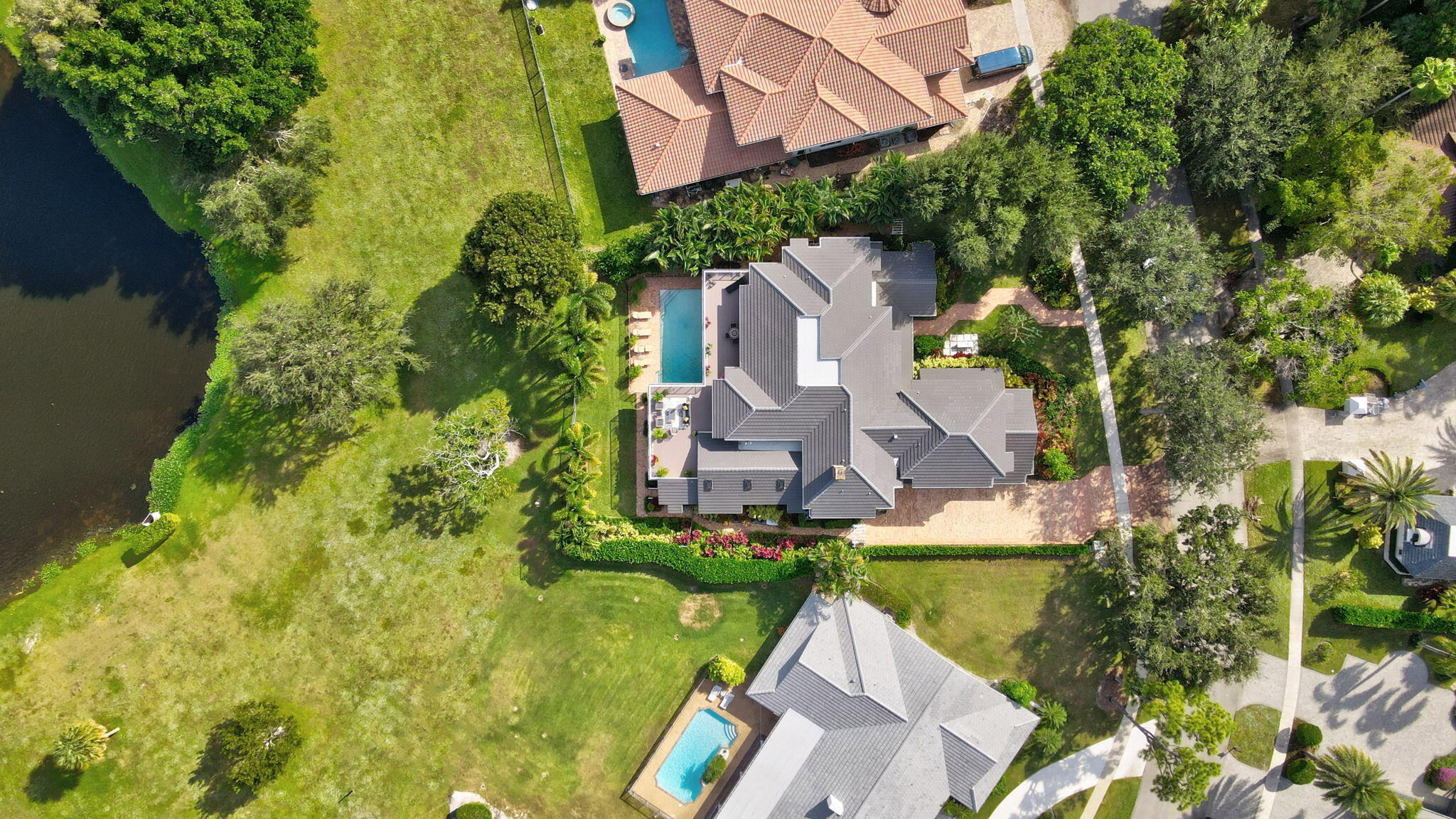 2883 Banyan Boulevard Circle NW