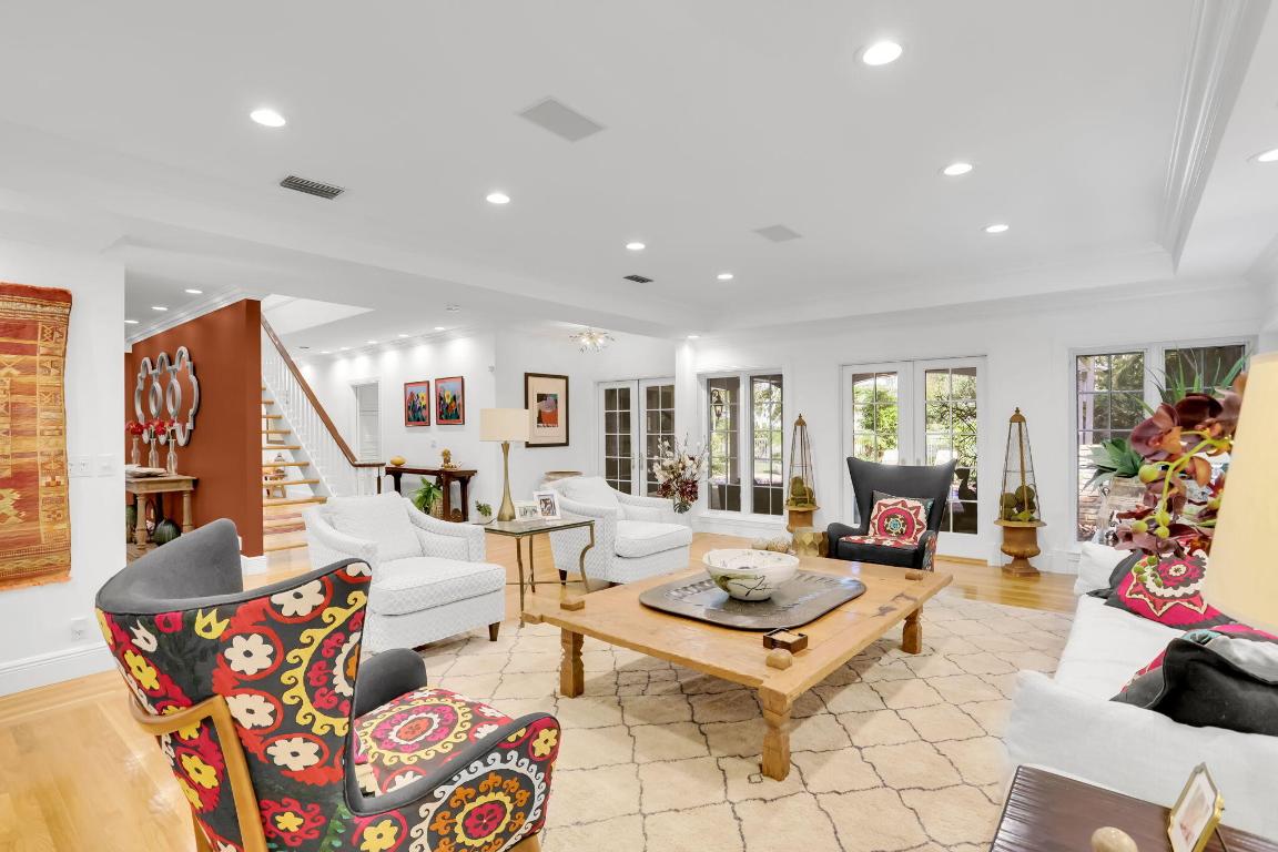 2883 Banyan Boulevard Circle NW