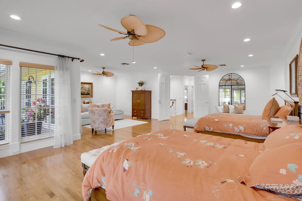 2883 Banyan Boulevard Circle NW