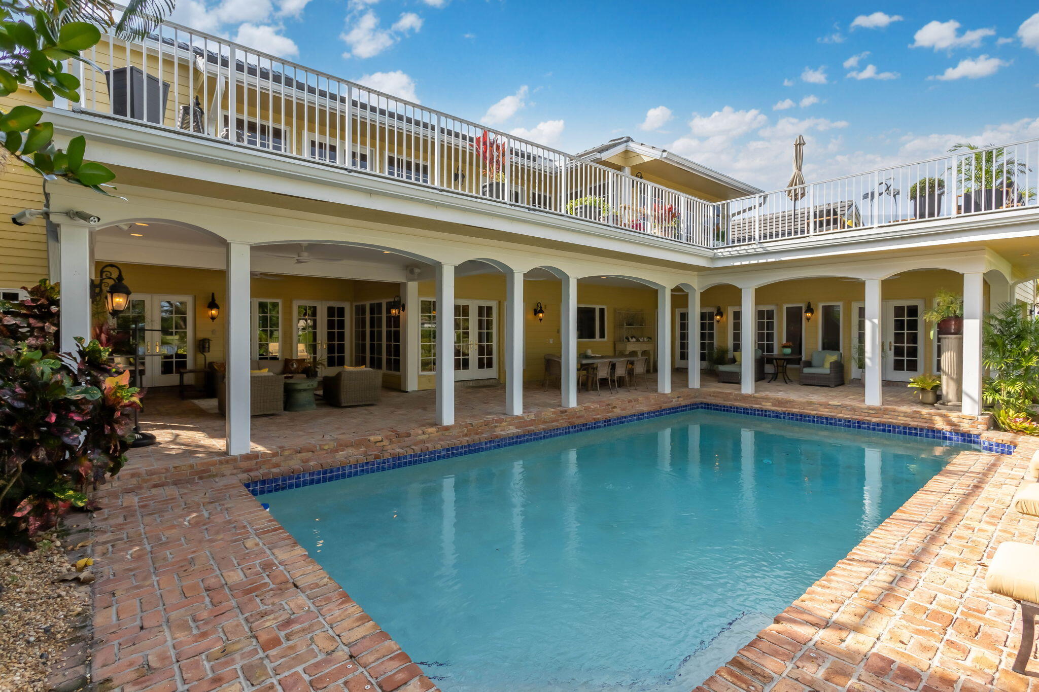 2883 Banyan Boulevard Circle NW