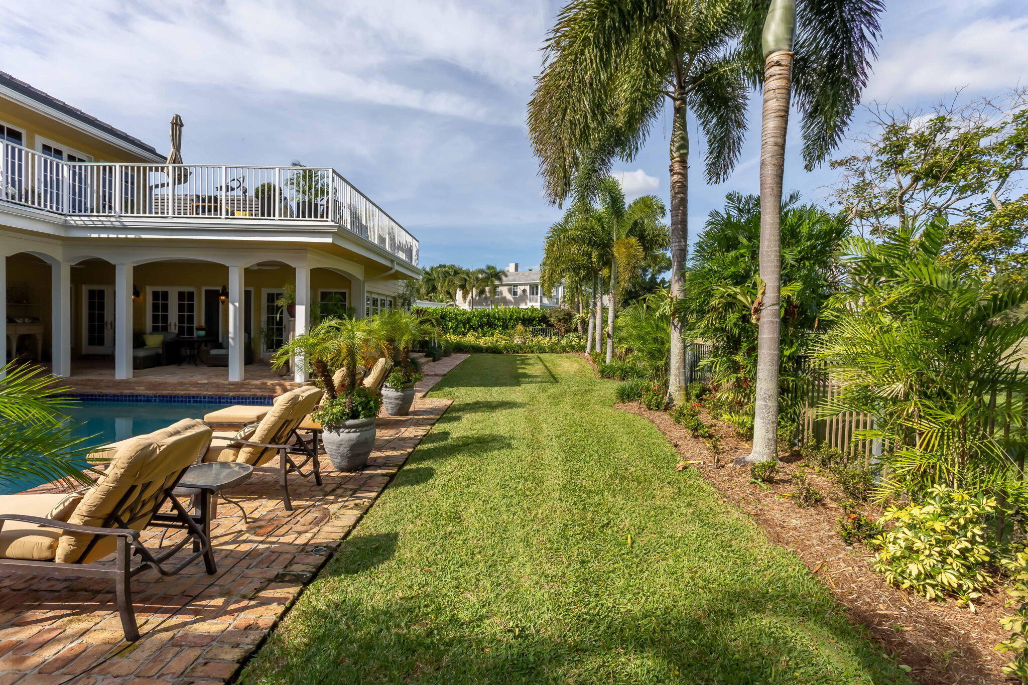 2883 Banyan Boulevard Circle NW