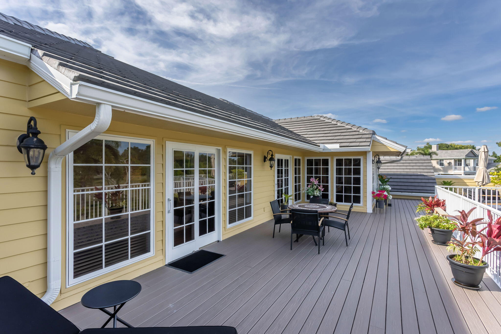 2883 Banyan Boulevard Circle NW