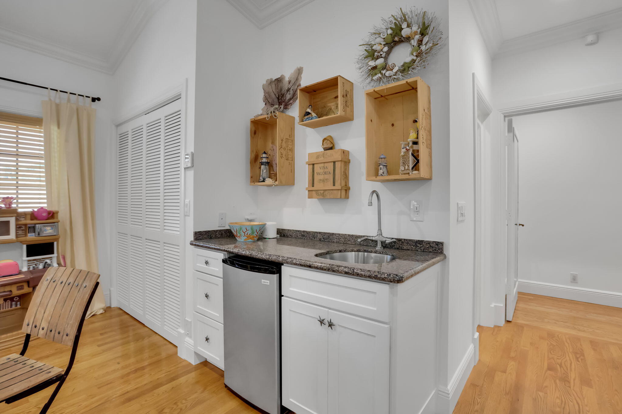 2883 Banyan Boulevard Circle NW