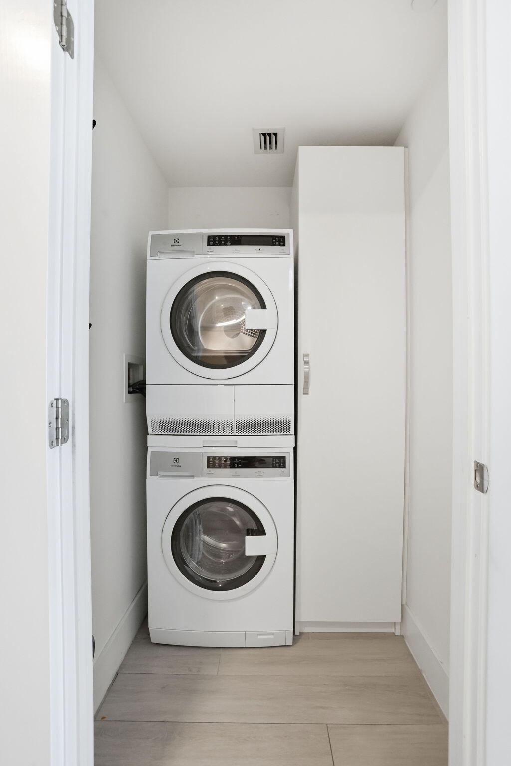 111 SE 1st Avenue 218