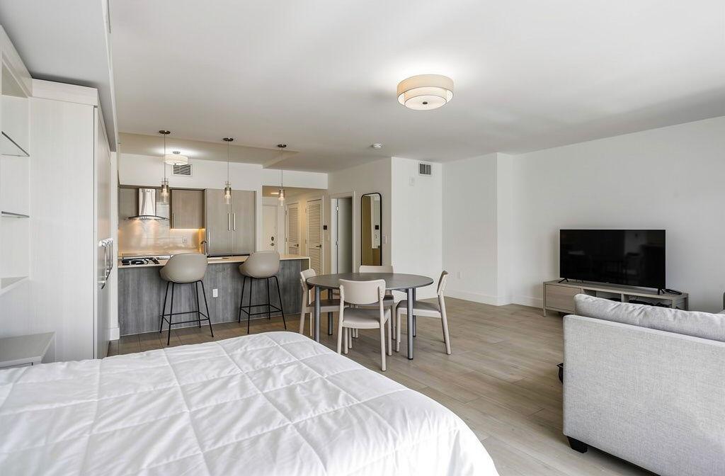 111 SE 1st Avenue 218