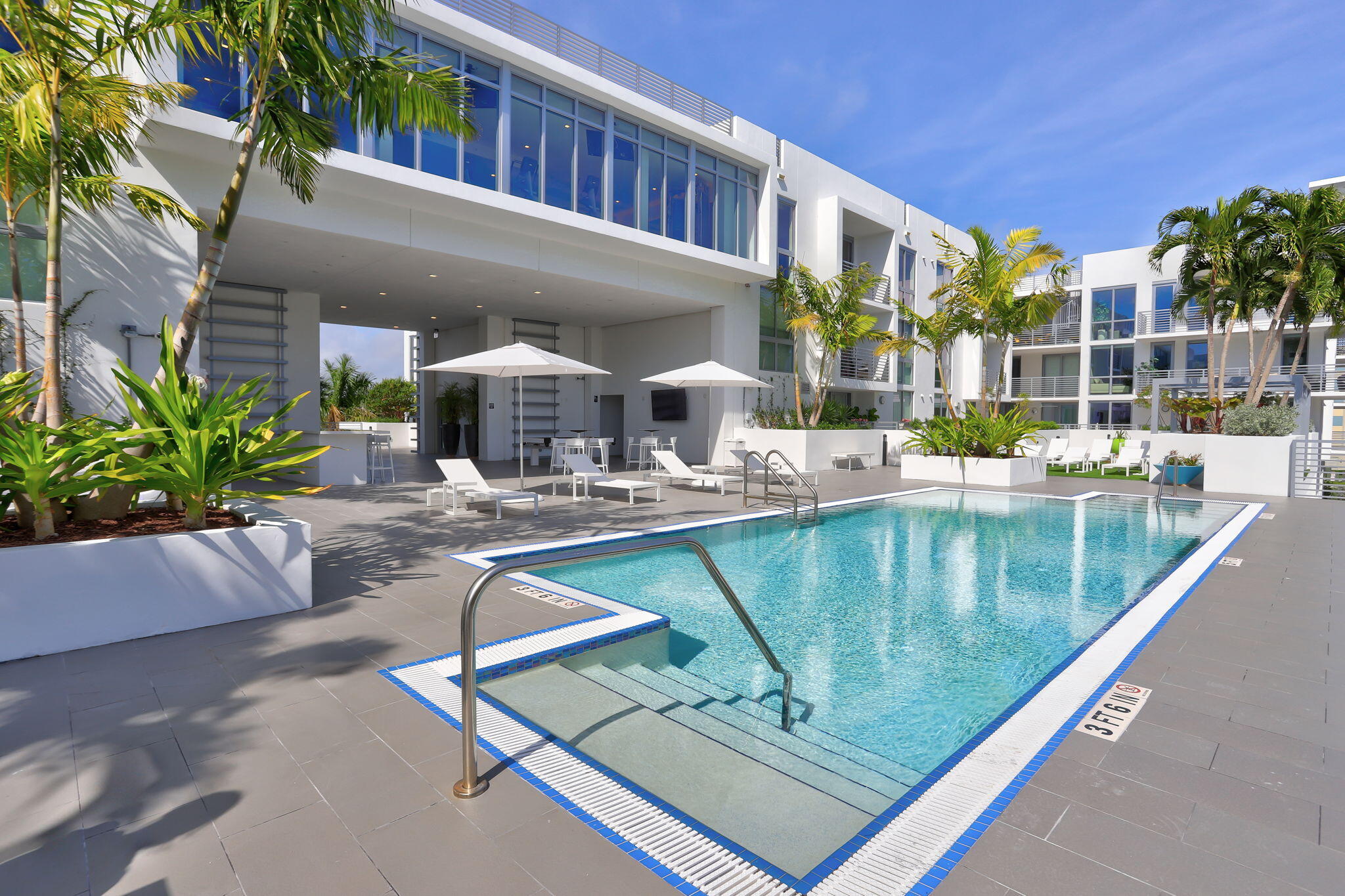 111 SE 1st Avenue 218